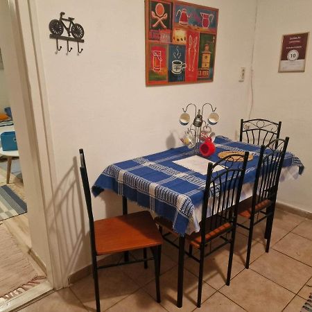 Kerekparos Es Zarandok Vendeghaz Villa Apostag Buitenkant foto