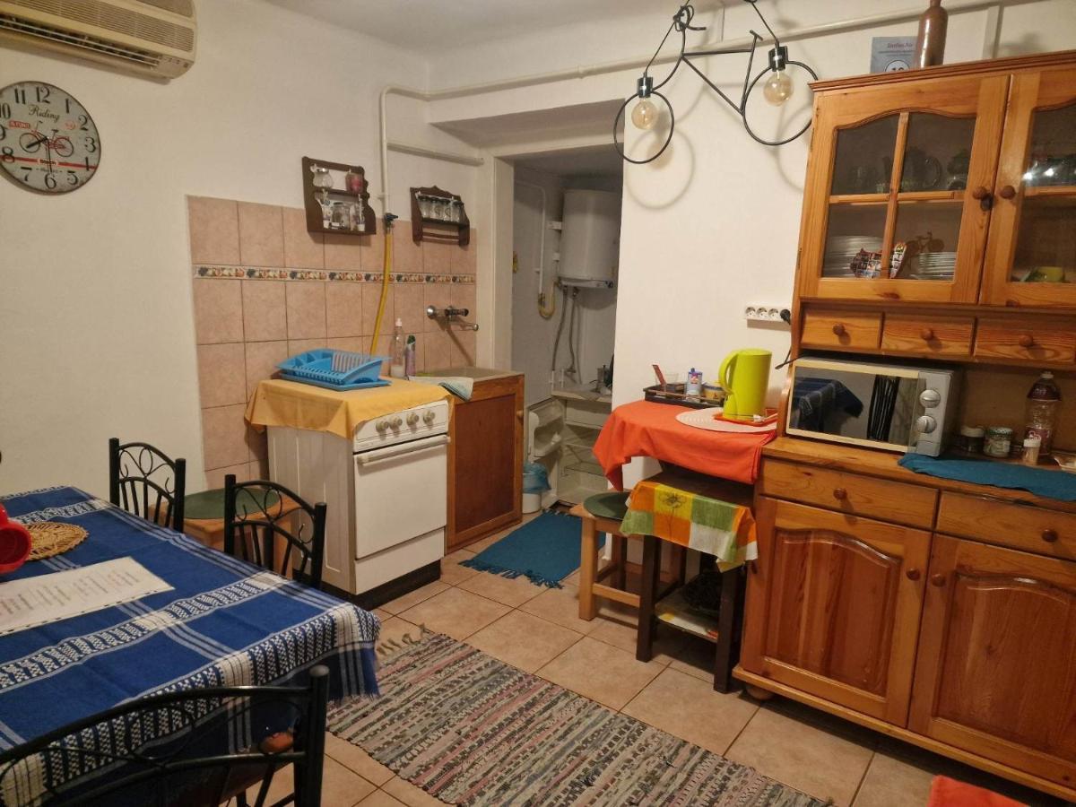 Kerekparos Es Zarandok Vendeghaz Villa Apostag Buitenkant foto