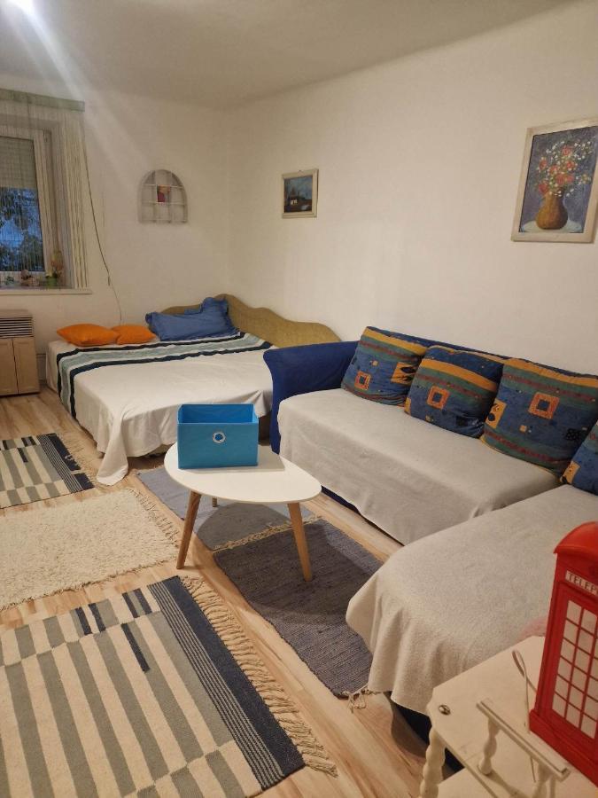 Kerekparos Es Zarandok Vendeghaz Villa Apostag Buitenkant foto